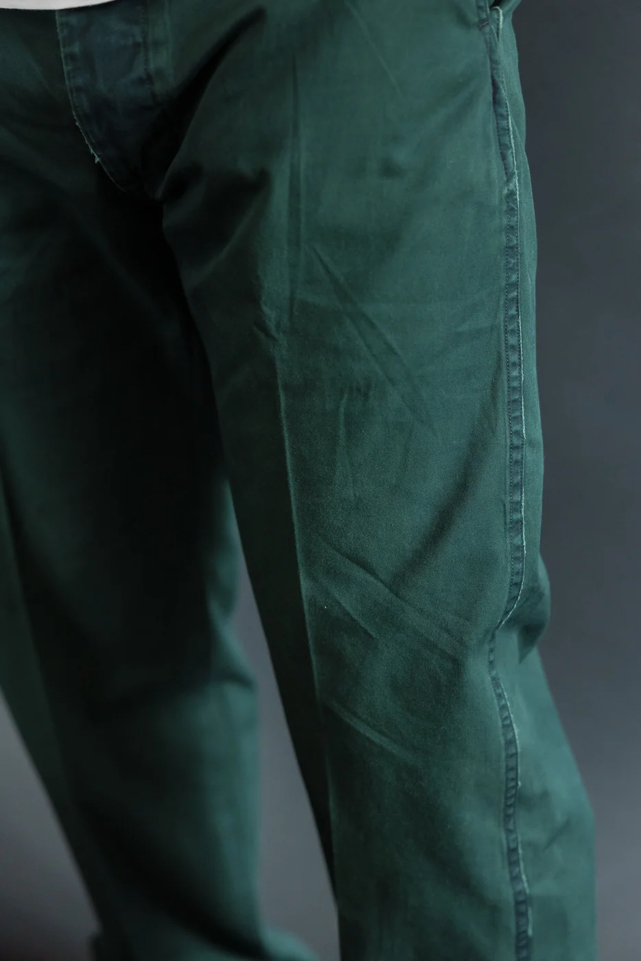1923 - Veil Chino Trousers - Indigo x Green - Image 18