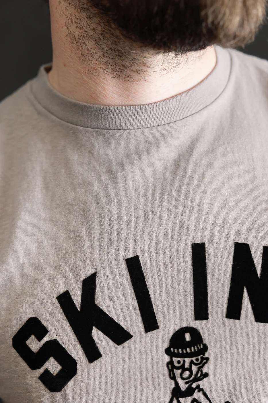 5.4oz - Raffy Tenjiku Printed T-Shirt "Ski Inn" - Grey - Image 15
