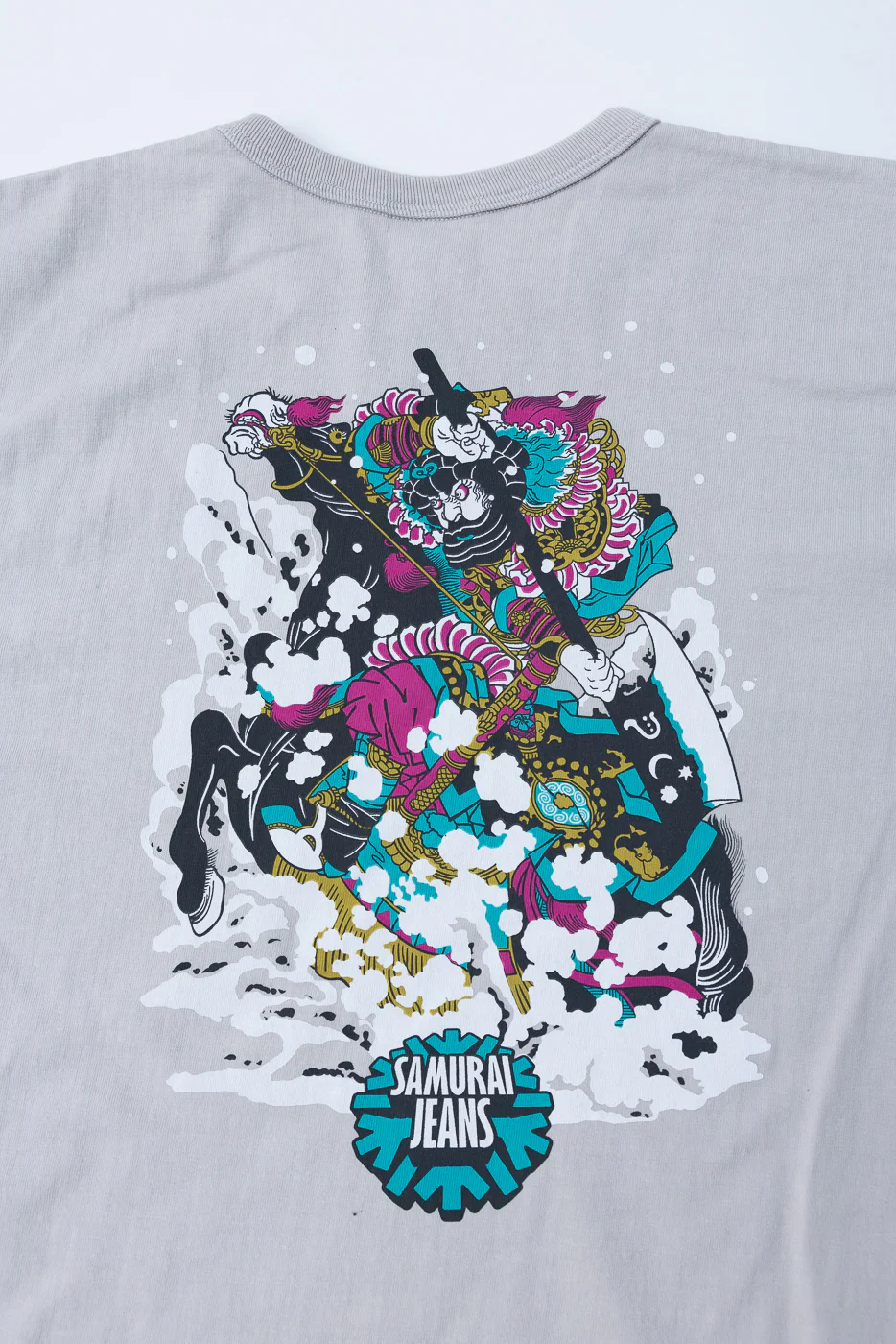 SJST26-102L - "Winter is Coming" 3cm Longer Heavyweight T-Shirt - Light Grey - Image 5